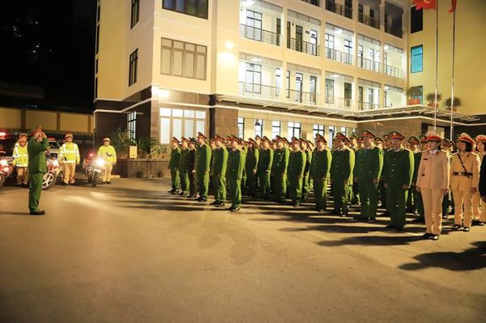 Lực lượng Công an TP Sơn La ra quân đêm giao thừa