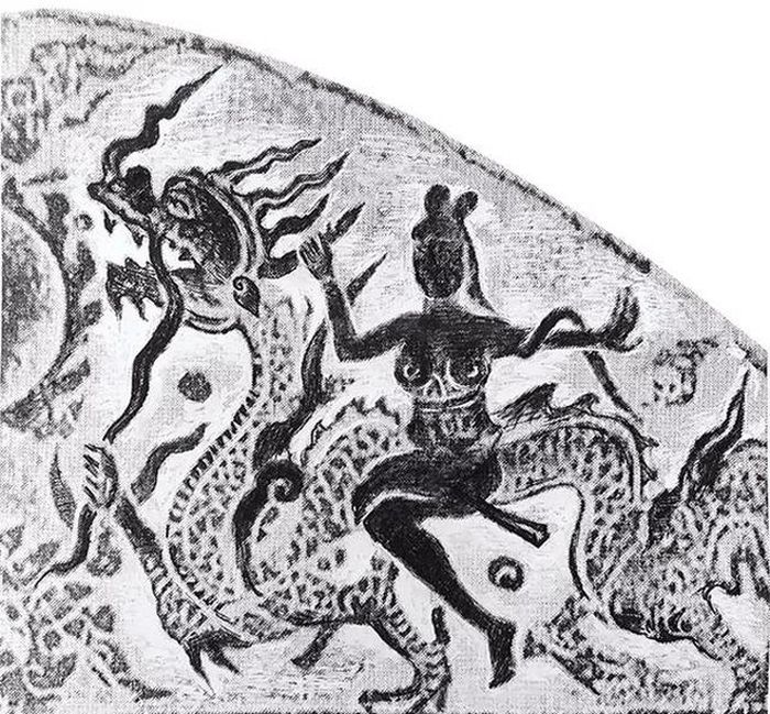 Tiên cưỡi rồng trên bia Thổ Ngõa (Quốc Oai, Hà Nội)
