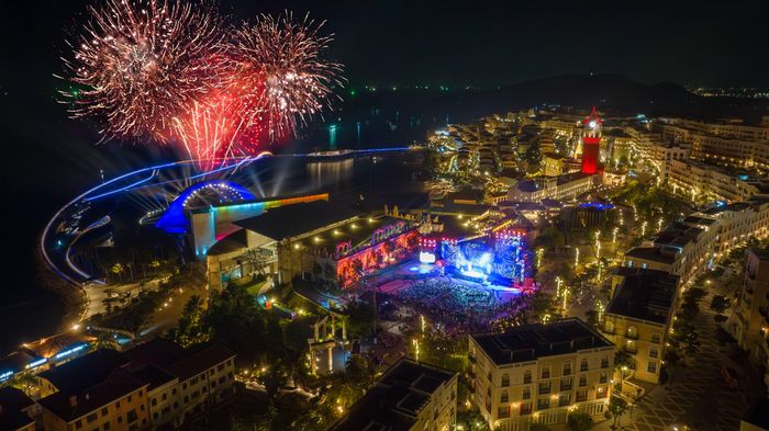 Thị trấn Sunset Town, Phú Quốc bừng sức sống dịp Tết này 