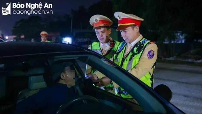  Kiểm soát nồng độ trên tuyến Quốc lộ 46. Ảnh tư liệu: Xuân Thủy 