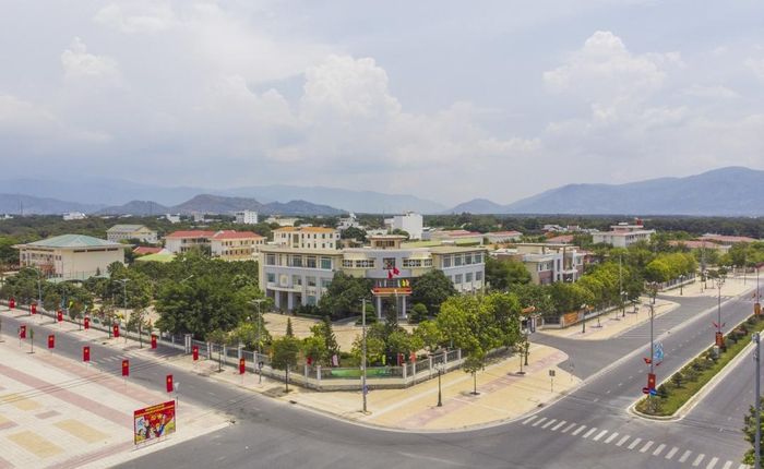 Trung tâm hành chính huyện Cam Lâm.