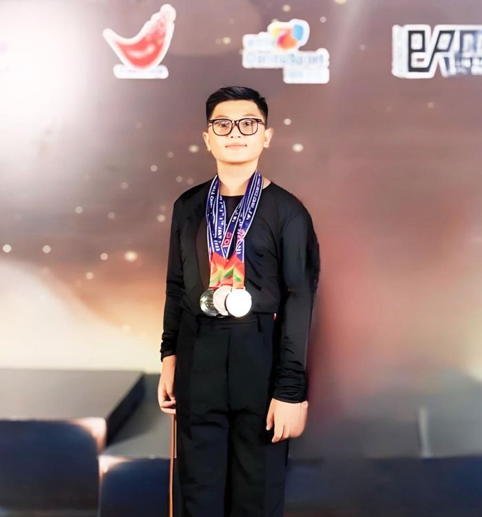 Vận động viên Dương Quốc Thái giành nhiều huy chương tại các giải khiêu vũ thể thao toàn quốc, giải tỉnh, Thành phố mở rộng.