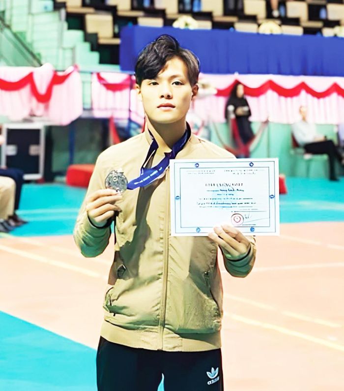 Võ sĩ Nông Quốc Hưng giành huy chương bạc tại Giải vô địch KickBoxing toàn quốc năm 2023.