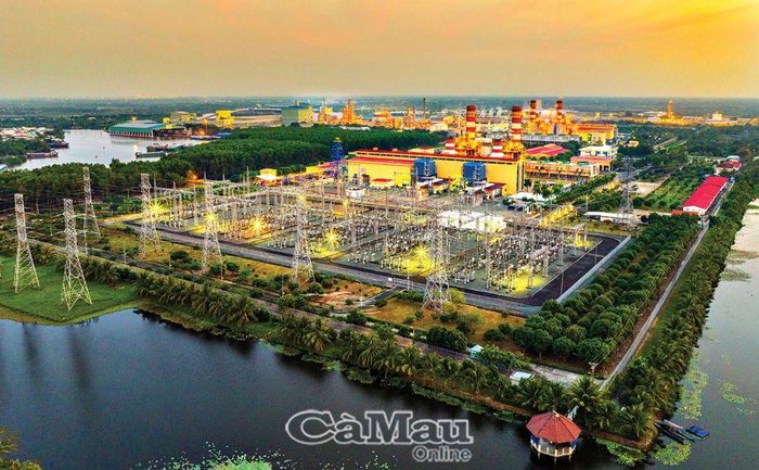 Công trình Nhà máy Ðiện Cà Mau 1 và 2 có tổng công suất thiết kế 1.500 MW, sản lượng điện sản xuất hằng năm khoảng 6,5-8 tỷ kWh. Trong tương lai không xa, Dự án Nhà máy Ðiện Cà Mau 3 được xây dựng, góp phần đảm bảo an ninh năng lượng cho vùng.