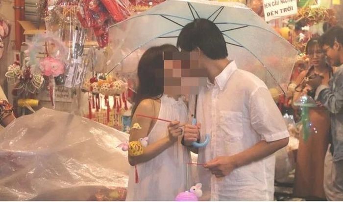  Những đôi bạn đang yêu 