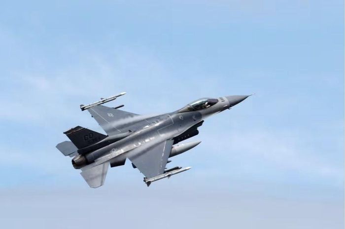 Ukraine sẽ tiếp nhận nhiều máy bay chiến đầu F-16 trong năm 2024. Ảnh: Reuters