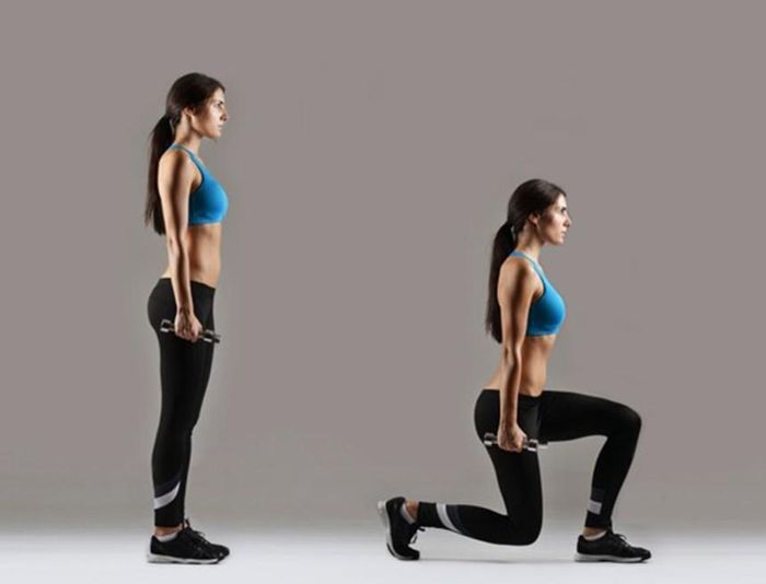 Bài tập lunge với tạ là bài tập giúp đốt cháy mỡ thừa ở đùi trước, đùi sau và mông.