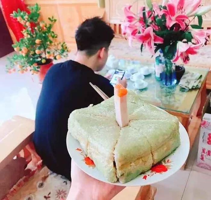 Vợ định tạo bất ngờ cho chồng vào ngày sinh nhật nhưng nhìn nó đầy không khí Tết.