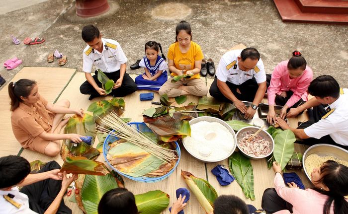 Tết ở Trường Sa giản dị, nhưng tình cảm, sự gắn kết tình quân dân nơi đảo xa thật ấm áp, đáng trân trọng.