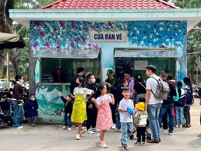 Không gian vui chơi này cũng là điểm tham quan quen thuộc, đặc sắc dành cho cư dân Thủ đô cũng như du khách mỗi dịp lễ, Tết.