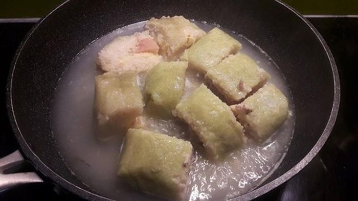 Món bánh chưng rán nước lọc cũng từng gây đình đám trên MXH mỗi lần sau dịp Tết.