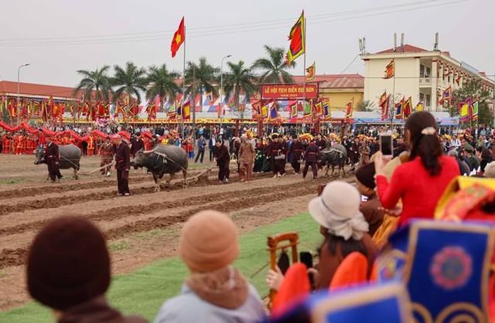 Lễ hội Tịch điền Đọi Sơn tái hiện truyền thống "Dĩ nông vi bản" (Lấy nghề nông làm gốc)
