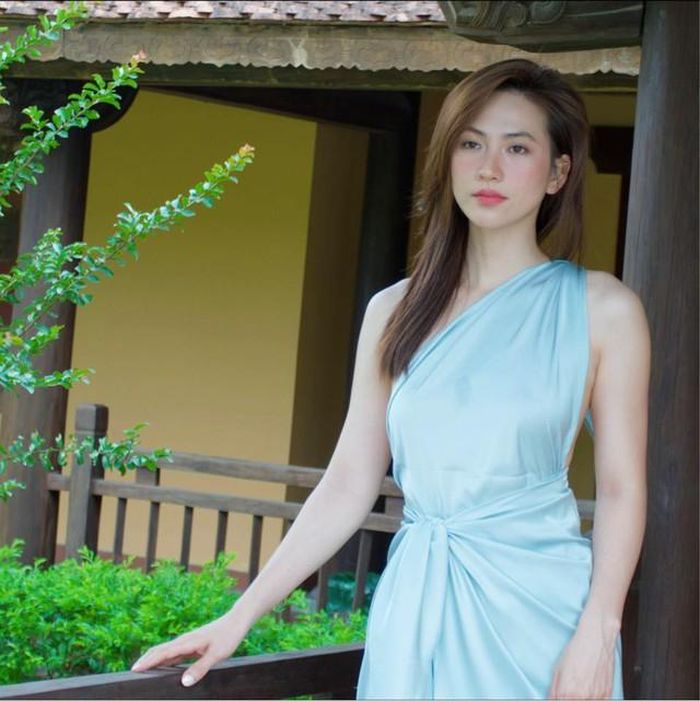 Sở hữu vẻ đẹp ngọt ngào, trong sáng cùng khả năng diễn xuất đa dạng, cô nàng được khán giả ưu ái gọi là "ngọc nữ màn ảnh rộng". Một số tác phẩm Phương Anh Đào góp mặt có thể kể đến như "Xóm trọ", "Chàng vợ của em", "Tro tàn rực rỡ", "Vô diện sát nhân"... Người đẹp gốc Bạc Liêu cũng có những mốc son đáng nhớ trong sự nghiệp khi thắng giải “Nữ diễn viên chính xuất sắc” tại LHP Quốc tế Hà Nội năm 2018, được đề cử “Nữ diễn viên chính xuất sắc” tại Cánh Diều Vàng 2019 và Cánh Diều Vàng 2023.