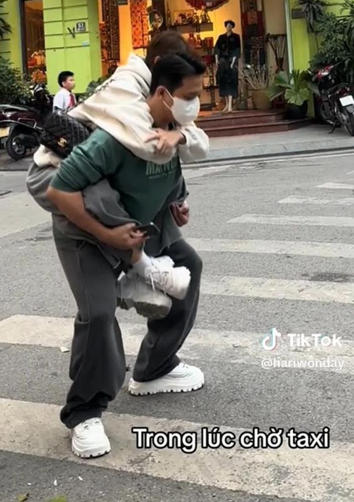 "Chồng mình tròn lên nên mình bắt tập thể dục. Vừa giảm cân, vừa được yêu", Hari Won chia sẻ. Ảnh: Saostar.