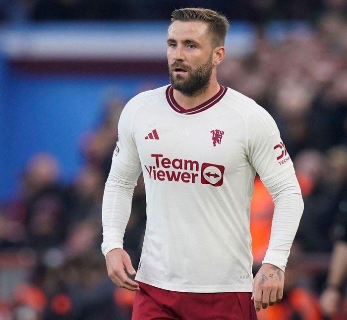 Khả năng Luke Shaw ra sân trước Luton tương đối thấp