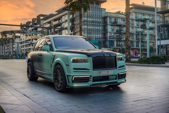  Mới đây, biển số này vừa xuất hiện trên chiếc Rolls-Royce Cullinan Mansory Linea D’Oro, một phiên bản độ hàng thửa của chiếc SUV siêu sang duy nhất thế giới. 