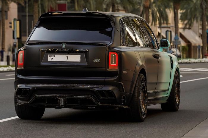  Theo công bố từ thương hiệu này, chiếc SUV siêu sang này sau khi được nâng cấp có khả năng tăng tốc 0-100 km/h trong 5 giây, tốc độ tối đa 280 km/h. 