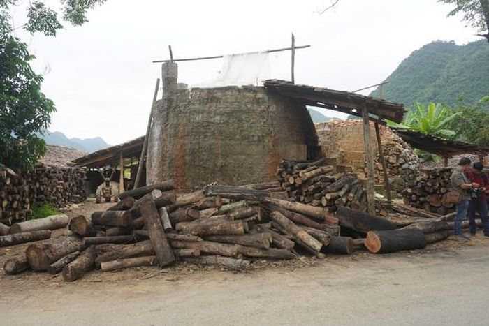 Một lò nung ngói