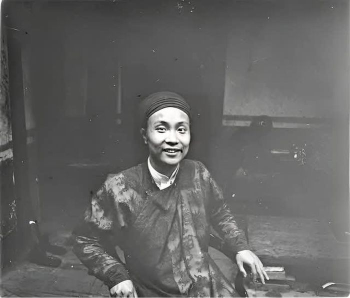 Nghệ nhân và doanh nghiệp khảm Hòa Ký, năm 1905