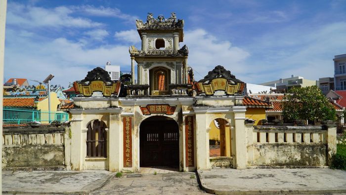 Một góc đình làng Đức Thắng, thành phố Phan Thiết. (Ảnh: Đắc Phú).