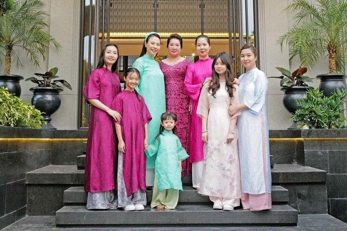Con dâu Đàm Thu Trang rạng rỡ, thân thiết bên mẹ chồng Như Loan.
