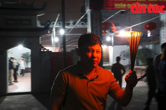 Theo quan niệm, tục lấy lửa đầu năm sẽ mang lại nhiều điều may mắn cho gia chủ, cả năm thuận buồm xuôi gió.