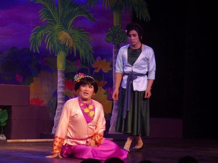 Đại Nghĩa (trái) vai Cám trong “Tấm Cám đại chiến” của Idecaf. Ảnh: HK