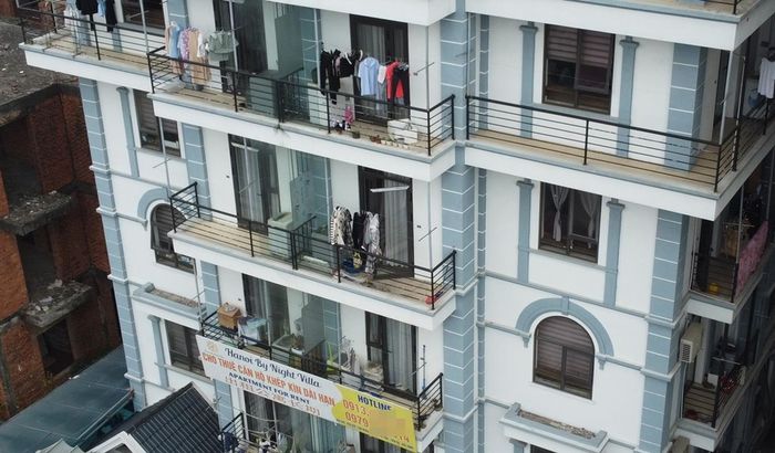 Thời điểm kiểm tra, quản lý khu nhà cho biết ở đây có khoảng 140 người đang sinh sống. Cả 4 tòa nhà đều đã có hệ thống báo cháy, chữa cháy vách tường, hệ thống bình chữa cháy cầm tay nhưng tất cả chưa được cơ quan chức năng nghiệm thu về PCCC.