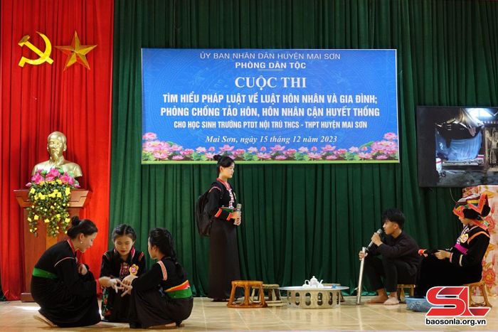 Trường PTDT nội trú THCS-THPT Mai Sơn thường xuyên tổ chức các buổi ngoại khóa cho học sinh.
