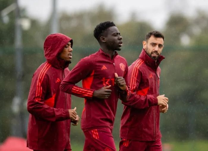  Forson từng tập luyện cùng đội một của Man Utd. 