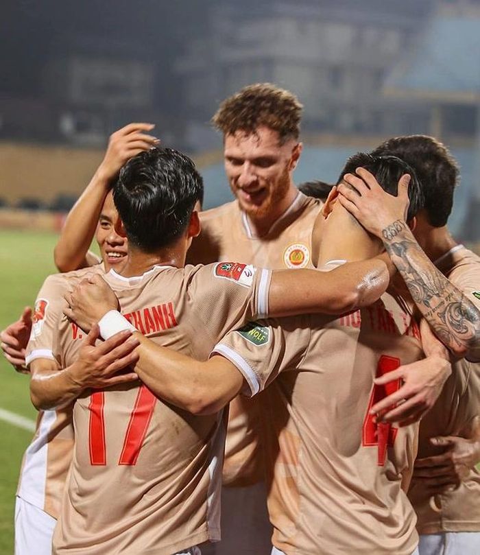 CAHN đang trở lại đường đua chức vô địch. Ảnh: CAHN FC