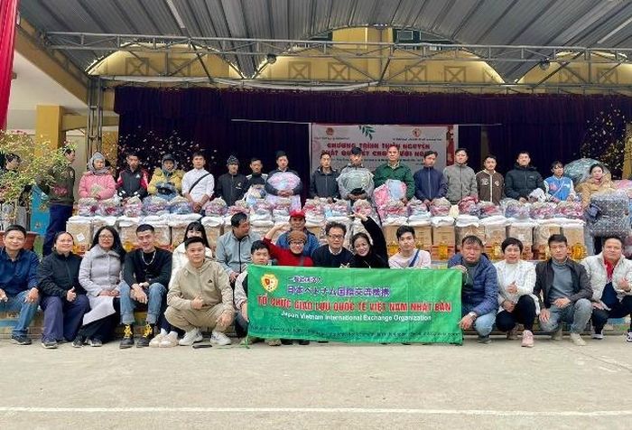 Hoạt động thiện nguyện dịp Tết của anh Đỗ Quang Ba cùng Tổ chức Giao lưu quốc tế Việt Nam - Nhật Bản. (Ảnh: NVCC)