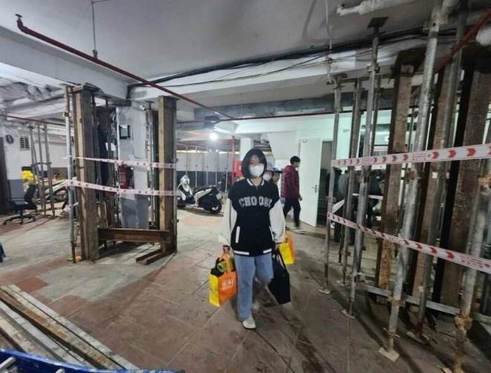 Người dân sống trong nhà chung cư mini có cột bê tông nứt toác phải di dời khẩn cấp.