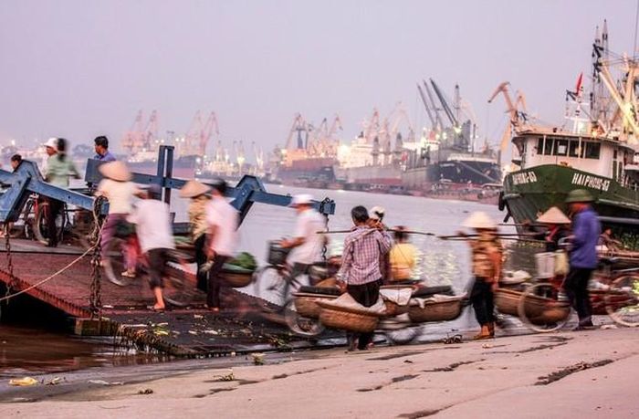 Năm 2009, Bến phà Bính còn khá đông khách, chủ yếu là người đi chợ