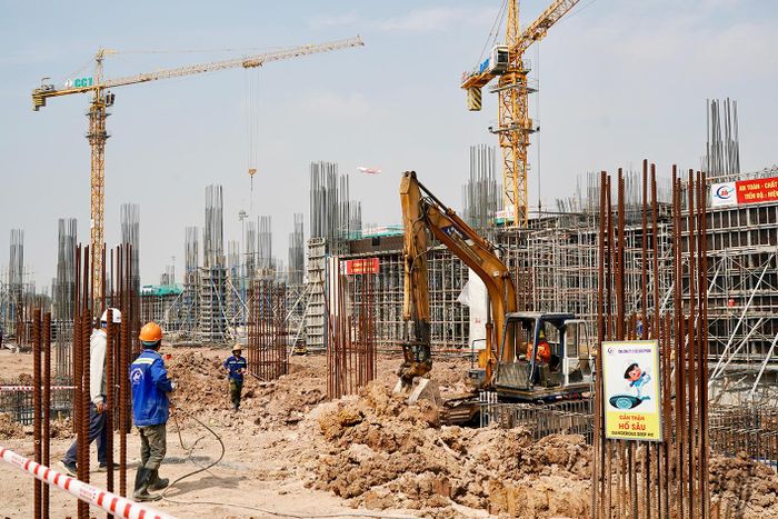  Không khí thi công Nhà ga T3 Tân Sơn Nhất trong tết 