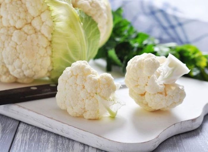 Hàm lượng natri, kali và phốt pho trong súp lơ trắng tương đối thấp, rất phù hợp cho người đang điều trị hoặc có nguy cơ mắc suy thận.