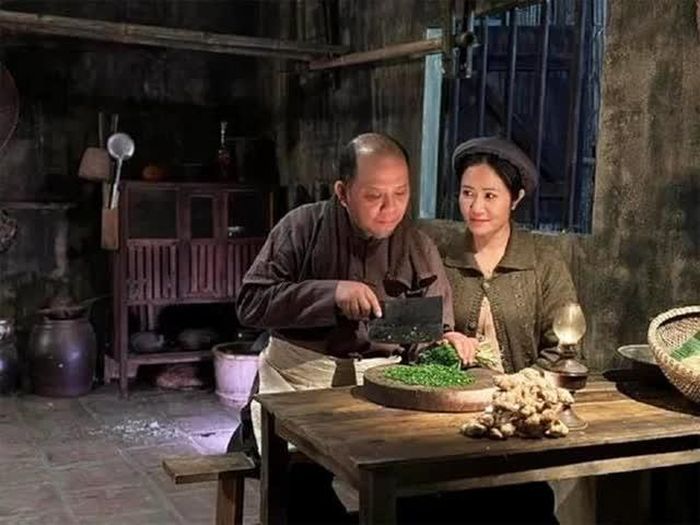 Vợ chồng nghệ sĩ Anh Tuấn - Nguyệt Hằng trong tạo hình vợ chồng người bán phở gánh