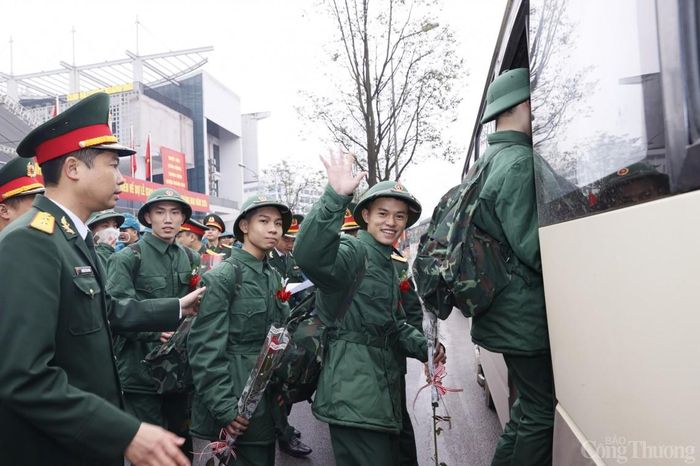 Nụ cười tân binh ngày lên đường nhập ngũ