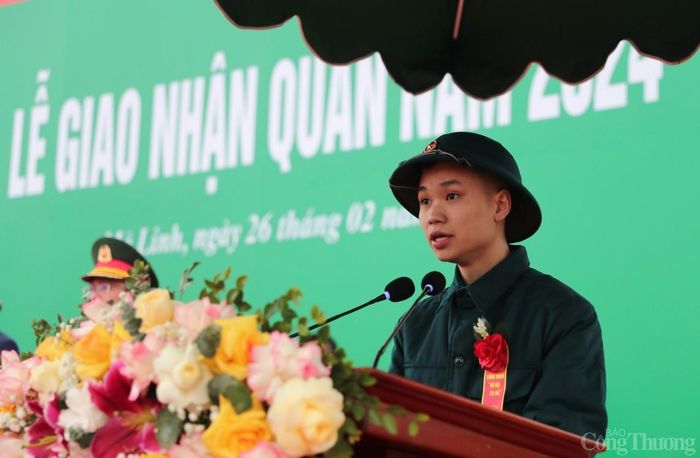 Tân binh Nguyễn Quốc Triệu thay mặt cho các tân binh của huyện Mê Linh cảm ơn các cấp chính quyền, gia đình đã hết sức quan tâm chăm sóc, giáo dục và ủng hộ để các tân binh an tâm lên đường làm nhiệm vụ; đồng thời xin hứa sẽ chuyên tâm rèn luyện, phấn đấu trở thành chiến sĩ quân đội, công an nhân dân ưu tú