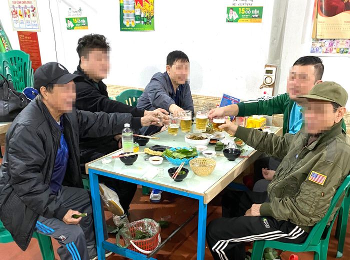 Rượu, bia thường được sử dụng trong các dịp gặp mặt, liên hoan