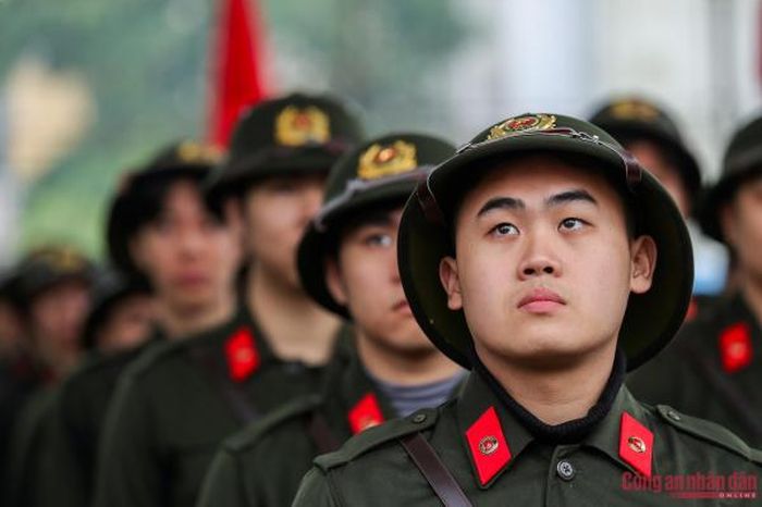 Năm 2024, địa bàn quận Đống Đa được giao chỉ tiêu tuyển chọn và gọi nhập ngũ 105 công dân và hiện có 107 thanh niên được nhận lệnh gọi lên đường nhập ngũ (đạt 102% so với chỉ tiêu Thành phố giao).