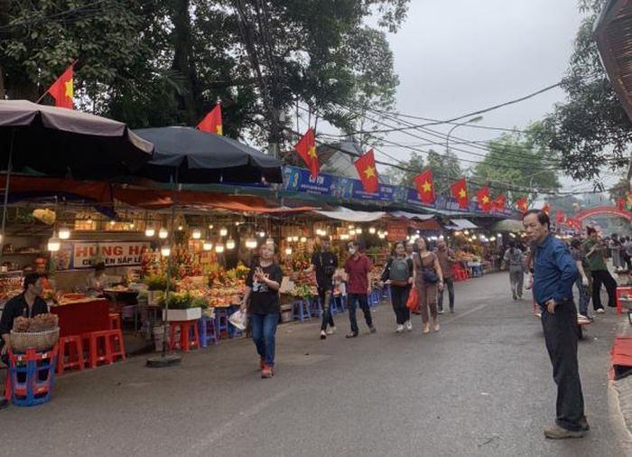 Tình hình ở Phủ Tây Hồ, Hà Nội năm nay có nhiều chuyển biến tích cực.