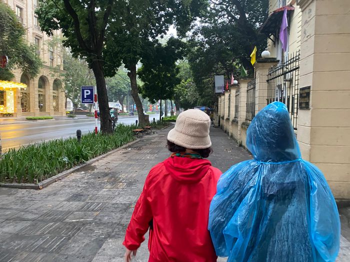  Hà Nội lạnh kèm mưa bụi mùa xuân. Ảnh: VĂN PHÚC 