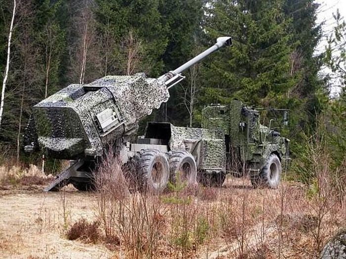 Tốc độ tối đa của pháo tự hành Archer trên đường cao tốc là 70 km/h. Dự trữ nhiên liệu cho tầm hoạt động 500 km. Trọng lượng chiến đấu 30.000 kg. Tổng cộng, Lực lượng vũ trang Ukraine đã nhận được 8 hệ thống như vậy.