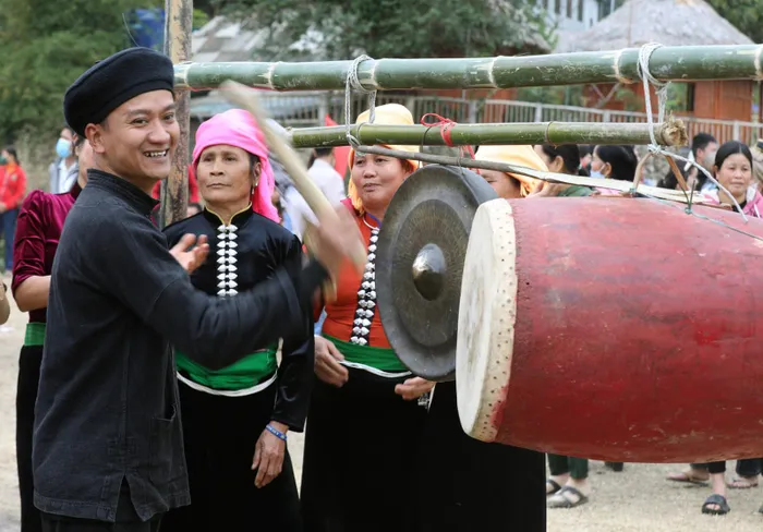 Cùng nhiều hoạt động văn hóa, văn nghệ...
