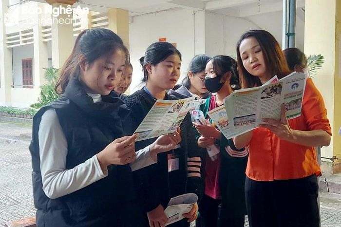  Tăng cường hoạt động tuyên truyền về phòng chống tảo hôn cho đối tượng học sinh. Ảnh: Cơ sở cung cấp 