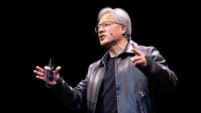 Trong khi đó, tài sản của Huang cũng đã tăng vọt. Giám đốc điều hành Nvidia, người được mệnh danh là "Bố già của AI", hiện có tài sản trị giá 69,4 tỷ USD tính đến ngày 25/2, theo Chỉ số tỷ phú của Bloomberg. Hiện ông đang trên đường trở thành một trong những người giàu nhất thế giới. (Ảnh: nvidianews)