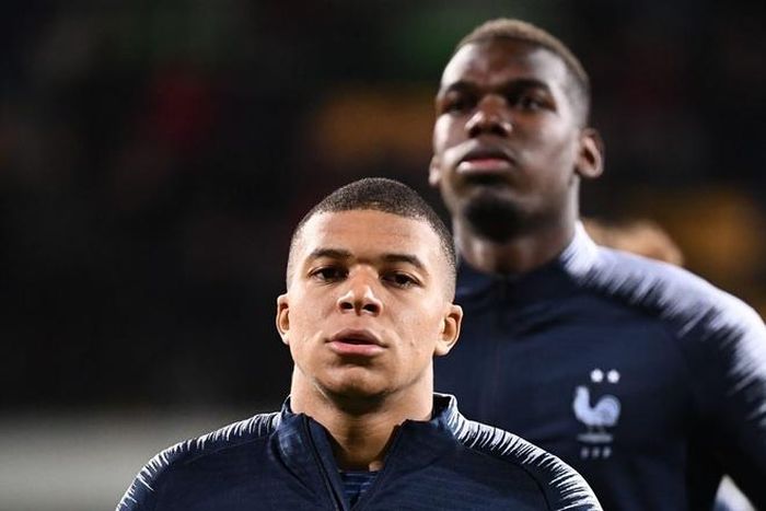 Không chỉ MU, Pogba cũng bị tố thuê phù thủy nguyền rủa Kylian Mbappe. "Tôi không ghét bỏ gì Mbappe, những lời của tôi là muốn tốt cho cậu ấy. Mọi thứ đều là sự thật, kể cả việc Pogba thuê phù thủy. Chẳng tốt đẹp gì khi có một kẻ phản bội ở gần như thế", Mathias tuyên bố.