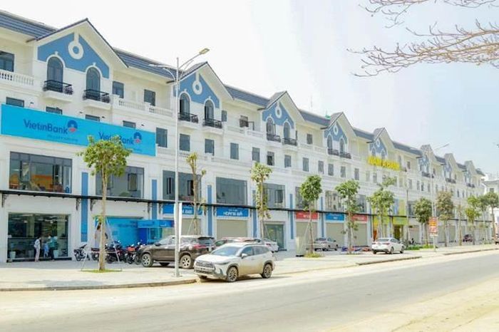 Thống kê từ Hiệp hội Môi giới Bất động sản Việt Nam (VARS) chỉ ra giá bất động sản trong 10 năm qua đã tăng hàng chục lần, riêng năm 2021 giá nhà đã tăng trưởng bình quân 2 chữ số.