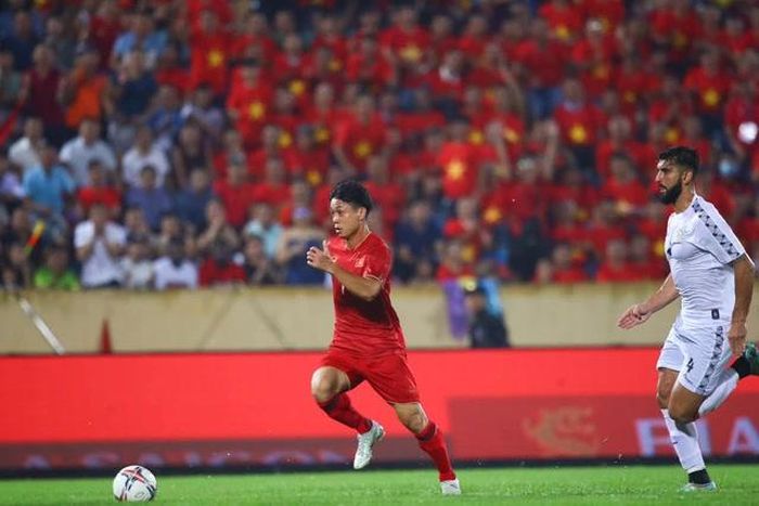 Gọi Công Phượng lúc này có thể sẽ giúp HLV Troussier đỡ áp lực hơn so với việc ông triệu tập những Văn Tùng, Văn Trường, Đình Bắc. Ảnh: Hoàng Linh